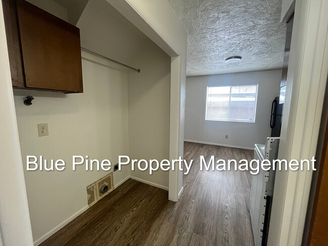 Building Photo - 337 E 15th St