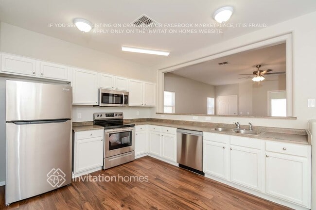 Building Photo - 15350 W Port Au Prince Ln
