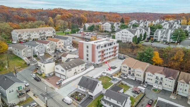 Foto del edificio - 318 Dixon Ave