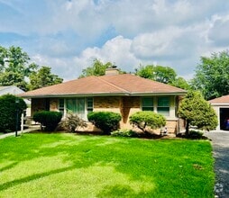 Building Photo - 835 S La Londe Ave