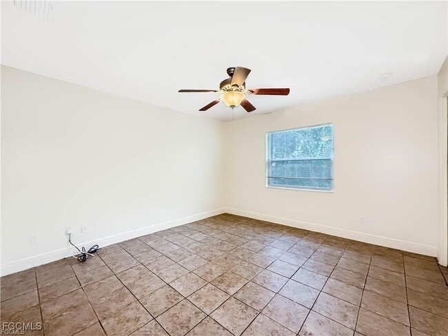 Foto del edificio - 709 W 12th St
