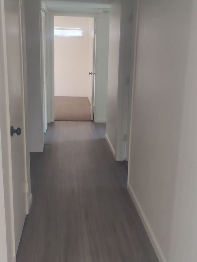 Building Photo - 3 bedroom 2 Bathroom