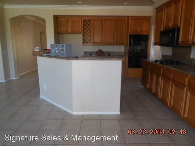 Building Photo - 5 br, 4 bath House - 4429 Signature Dr.
