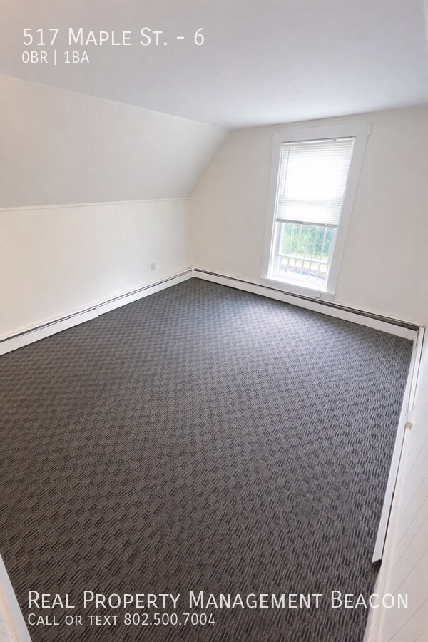 Building Photo - 517 Maple St