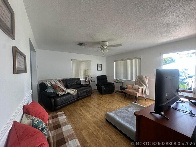 Building Photo - 806 Ocean Dr