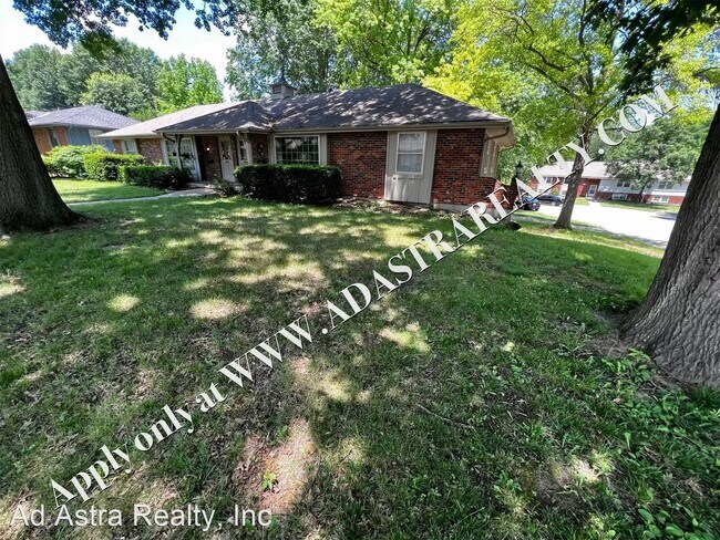 Building Photo - 2 br, 1.5 bath House - 15018 E 46th St S