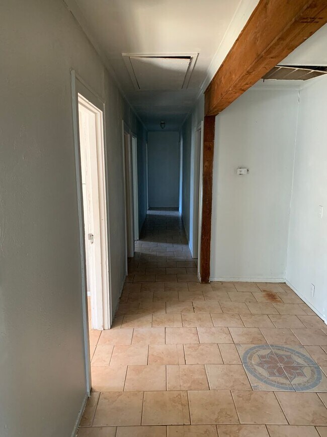 Foto del edificio - 2506 Malcolm St