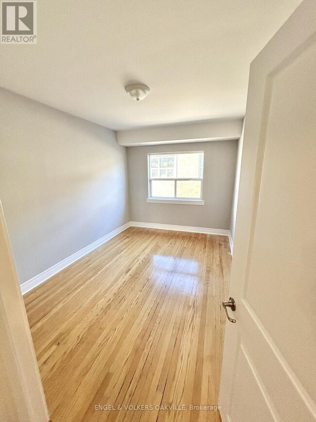 Photo du bâtiment - 11 Thirty Third St