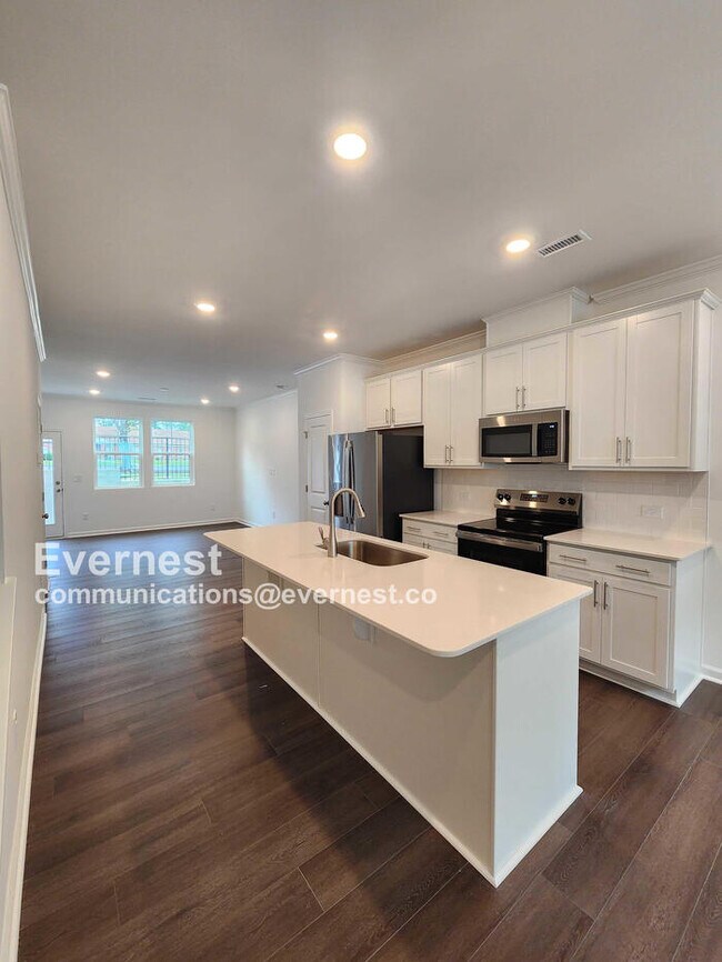 Foto del edificio - 1540 Crescent Townes Wy