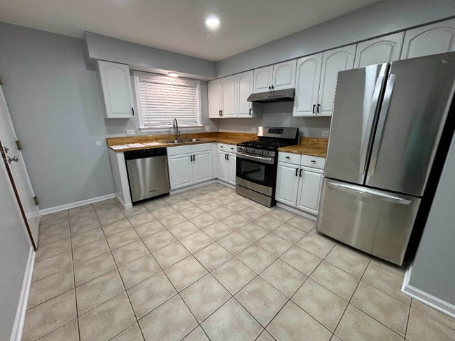 Foto del edificio - 489 Leslie Ct