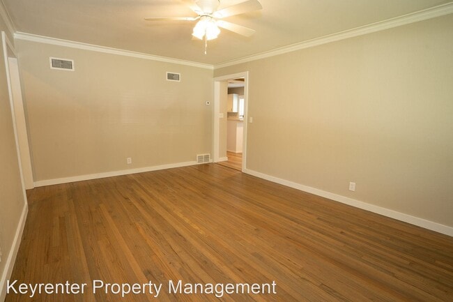 Building Photo - 3 br, 1.5 bath House - 4012 E 27th St
