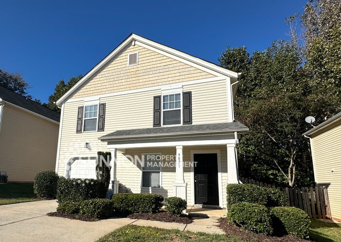 Primary Photo - 3 Bedroom 2.5 Bathroom Located in Oak Hill