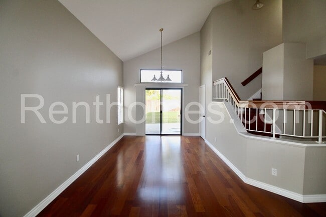 Building Photo - 10928 Sunset Ridge Dr