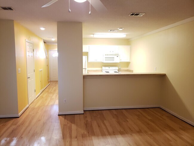 Foto del edificio - 492 Keystone Rd