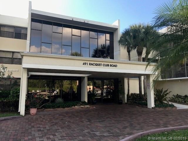 Foto principal - 491 Racquet Club Rd