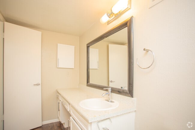 1BR, 1BA - 741SF - A1 - The Estara