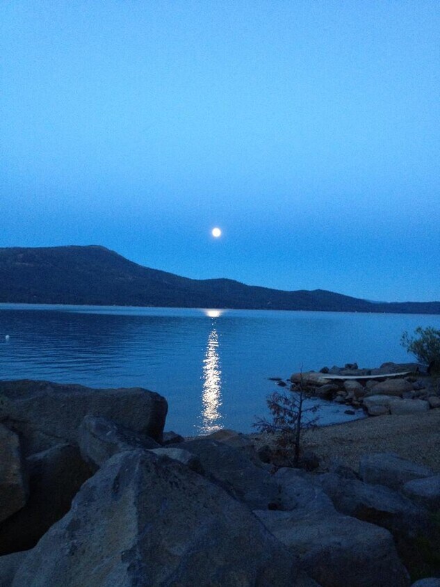 454 Peninsula Dr, Westwood, CA 96137 House Rental in Westwood, CA