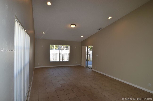 Building Photo - 10985 SW 11th Pl