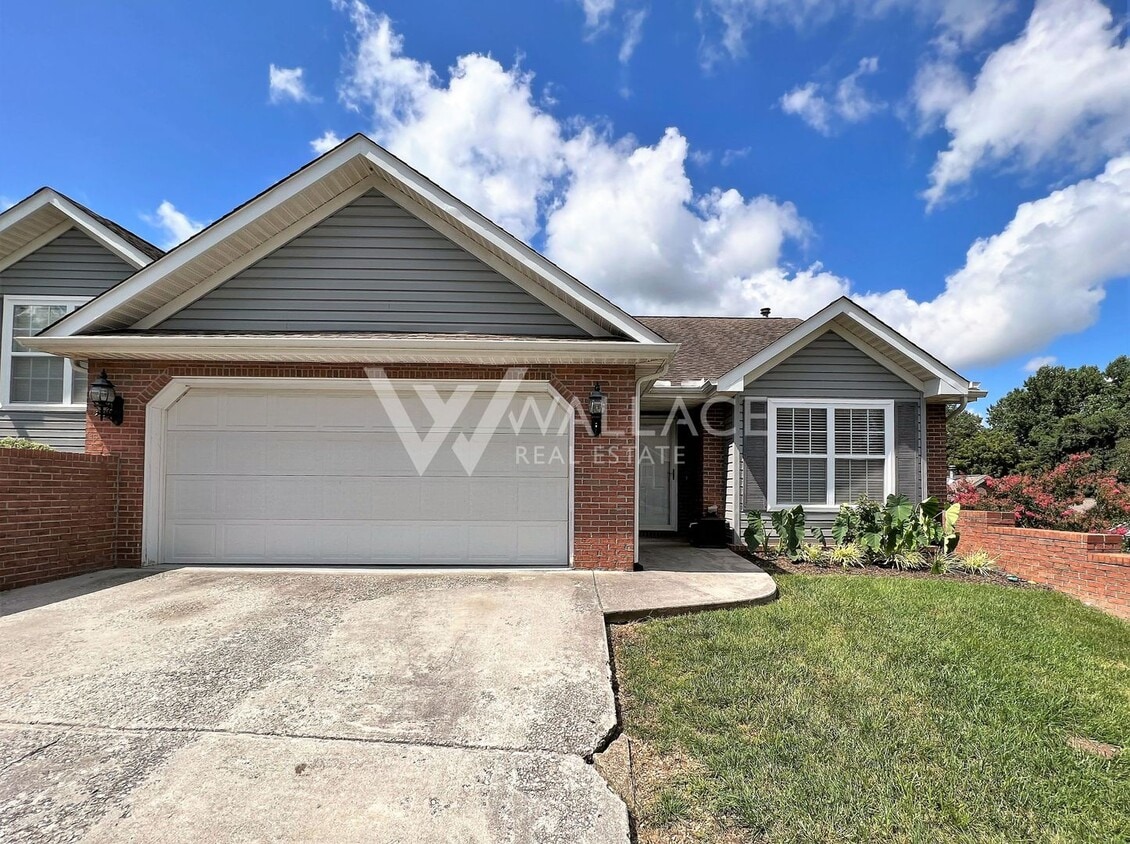 Primary Photo - SPACIOUS 3 BEDROOM CONDO IN ANDERSON RIDGE...