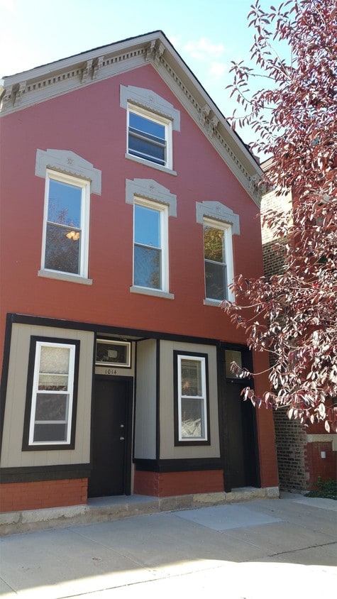 Primary Photo - 1014 N Winchester Ave