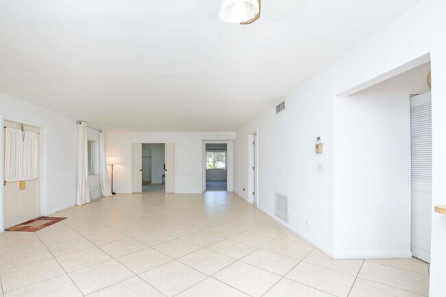Building Photo - 3531 Pine Needle Dr