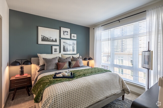 Building Photo - The Dylan