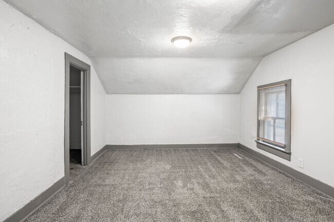 Foto del edificio - 1400 Knapp St