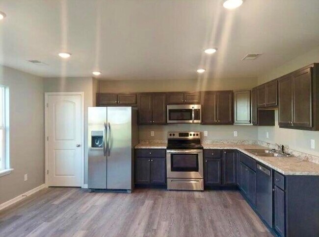 Building Photo - 2500 Feathersound Wy