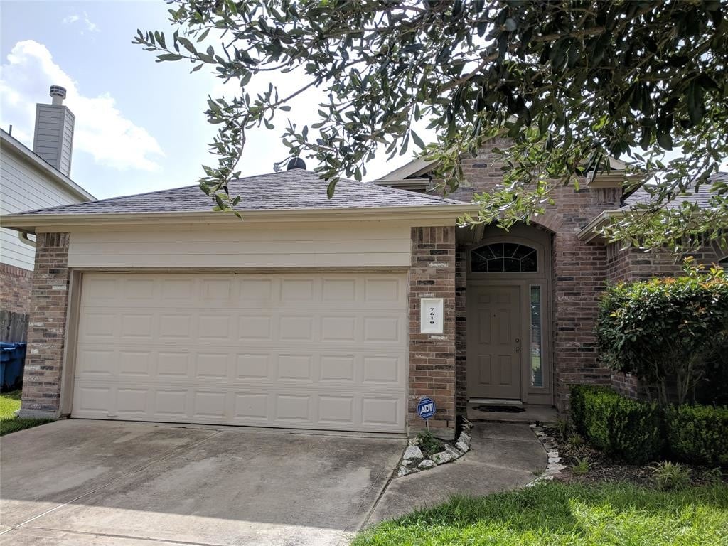 7610 Butler Lakes Ct, Rosenberg, TX 77469 House for Rent in Rosenberg, TX
