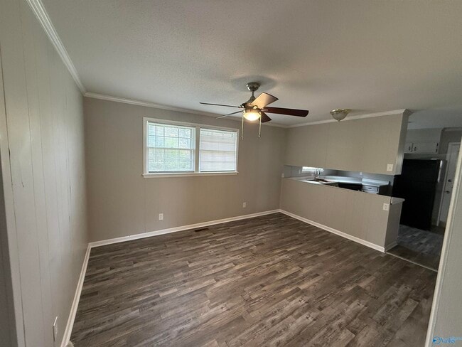 Building Photo - 3205 Lewisburg Dr NW