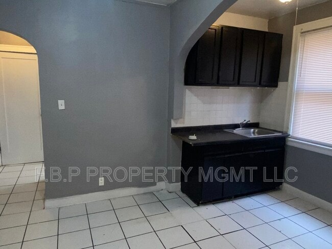 Building Photo - 5049 Coplin St