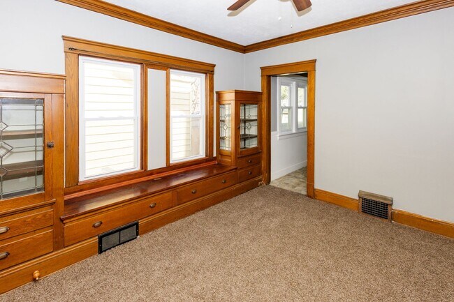 Foto del edificio - 3102 Montclair Ave