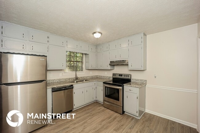 Building Photo - 140 Hunt Ridge Dr