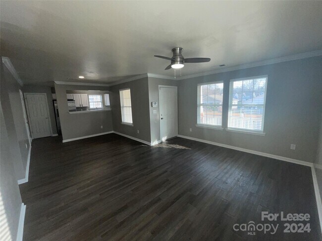 Building Photo - 816 Wainwright Ave