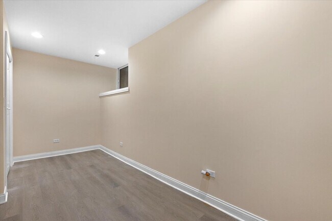 Foto del edificio - 1635 N Ashland Ave