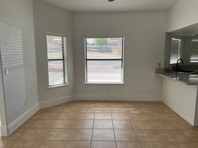 Foto del edificio - Newly Remodeled 3 Bedroom Home in Fort Mohave 1st Month's Rent Free