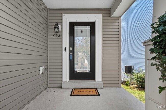 Building Photo - 422 Parkgate Dr