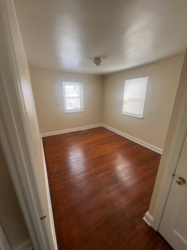 Foto del edificio - 5554 Midwood Ave