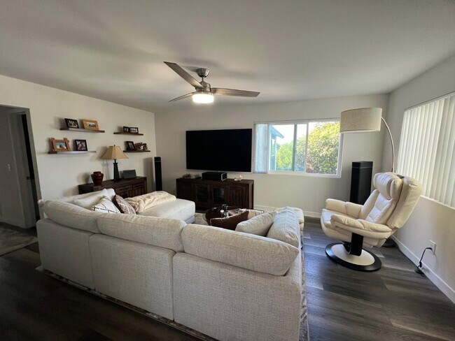 Building Photo - 2172 Via Sonora