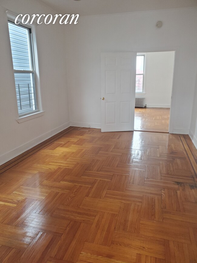 Foto del edificio - 218 E 4th St