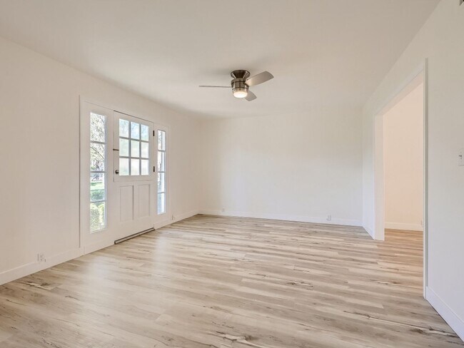 Foto del edificio - Beautiful Las Vegas Country Club townhome