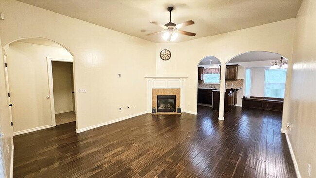 Foto del edificio - 811 Dogwood Ct