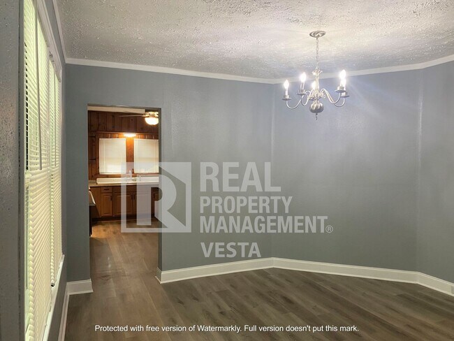 Foto del edificio - 1349 Hillyer Ave