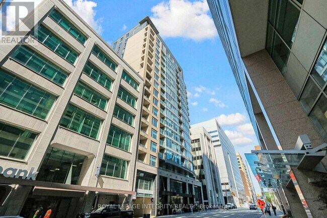 Photo du bâtiment - 101 Queen St