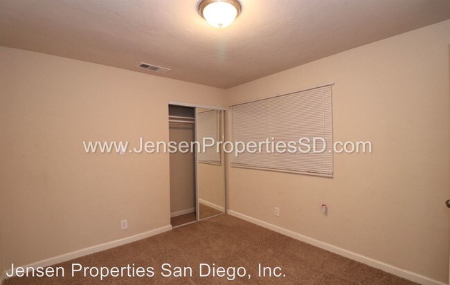 Foto del edificio - 948-950 B St