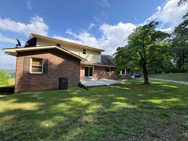 Foto del edificio - 2737 Hickory Ridge Rd