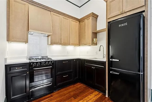 Building Photo - 632 Esplanade Ave