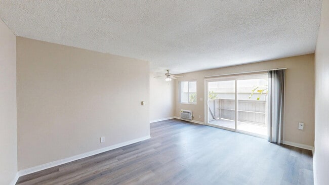 Interior Photo - Rosebeach