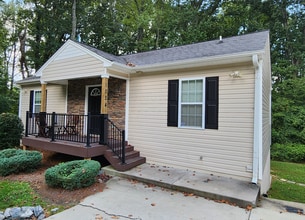 Building Photo - 1024 Ranch Dr