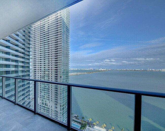 Foto del edificio - 480 NE 31st